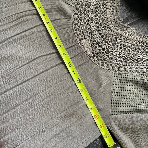 UmgeeUSA Women’s Mini Dress Top Size S Taupe Olive Boho Crochet - Picture 9 of 10